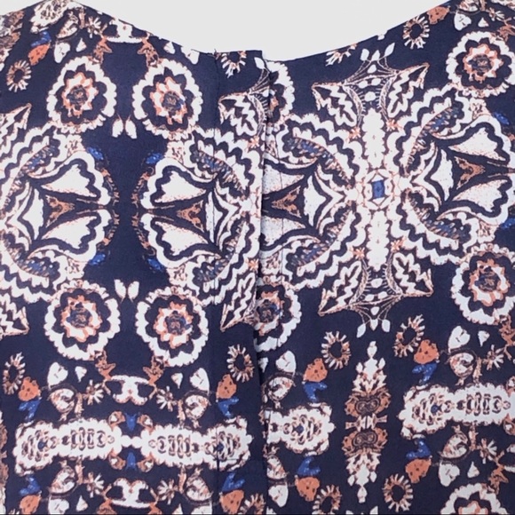 Kenar Asymmetrical SheerSleeveless Top Medium - Picture 6 of 7